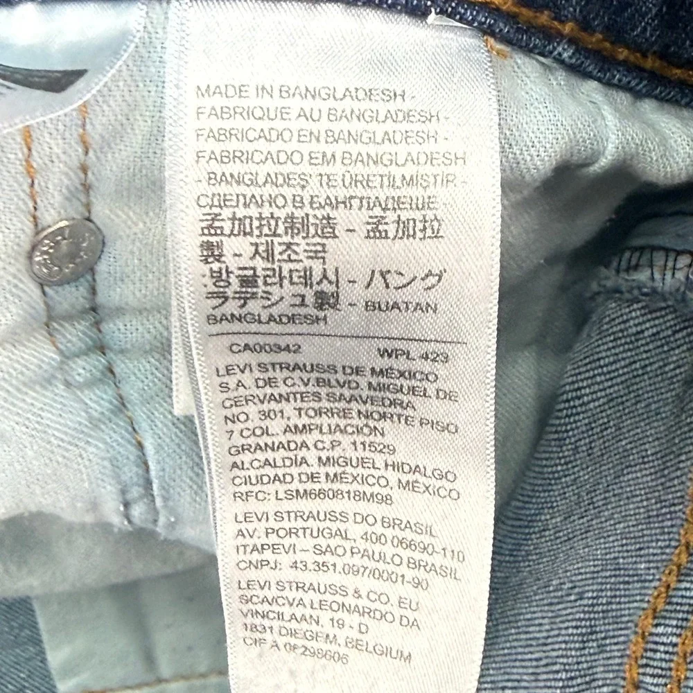 Levis there mark